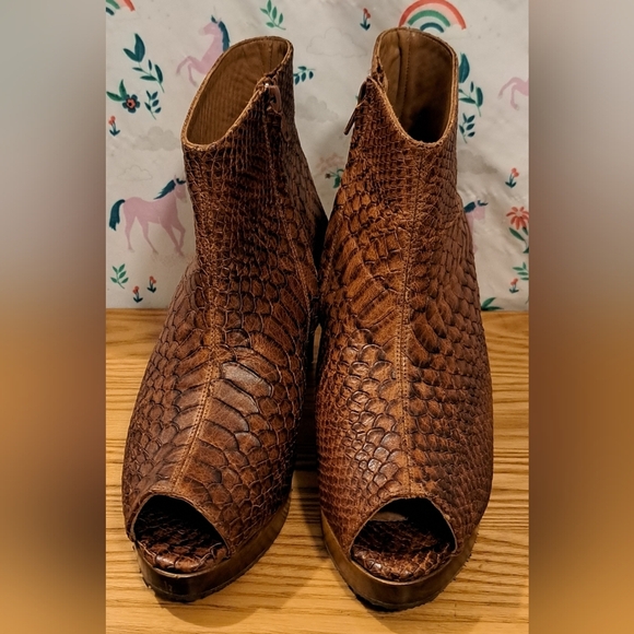 EUC Anthro Salpy Terri Tan Croc Neutral Boho Peep Toe Heel Ankle Boot SZ 9 - Picture 2 of 8